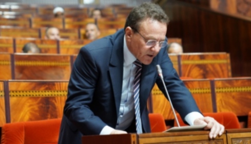 ​حول لقاء السيد وزير النقل واللوجستيك ومهنيي قطاع النقـــل العمومي المسافريـن