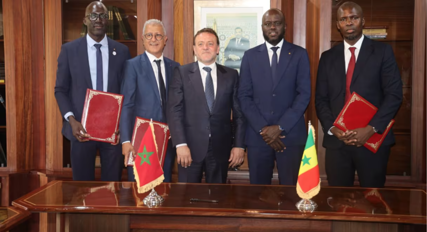 المغرب والسنغال يوقعان اتفاقيتي إطار لتعزيز التعاون في مجال النقل