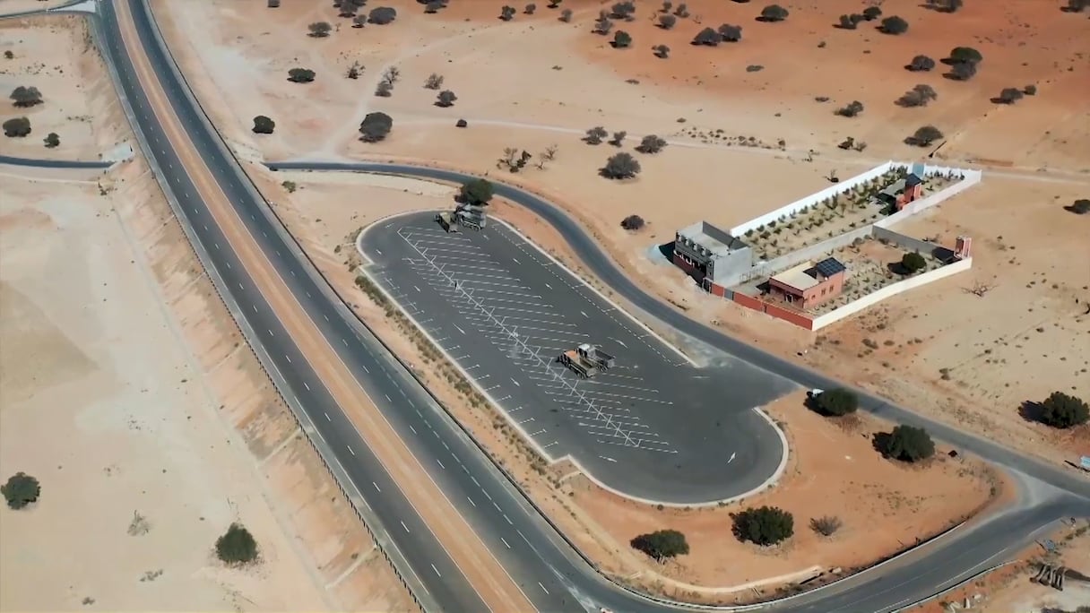 مشاريع طرقية ومنشآت حيوية تعزز التنمية الشاملة بمدينة الداخلة