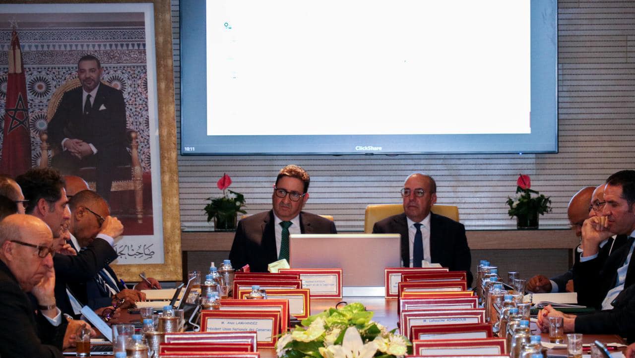 ​النقل البحري: وزير النقل واللوجيستيك يترأس اجتماعا حول النتائج الأولية للدراسة المرتبطة بإحداث أسطول بحري تجاري وطني