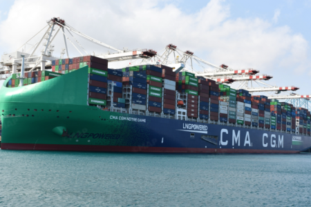 باخرة “CMA CGM NOTRE DAME”، إحدى أكبر ناقلات الحاويات، ترسو بميناء طنجة المتوسط