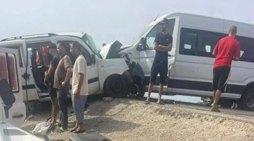 حصيلة حادث السير بالقصر الصغير ترتفع إلى قتيلين وعشرات المصابين