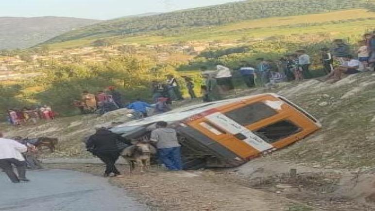 سوق الطلبة: إصابة 27 تلميذ في حادث إنقلاب سيارة للنقل المدرسي.